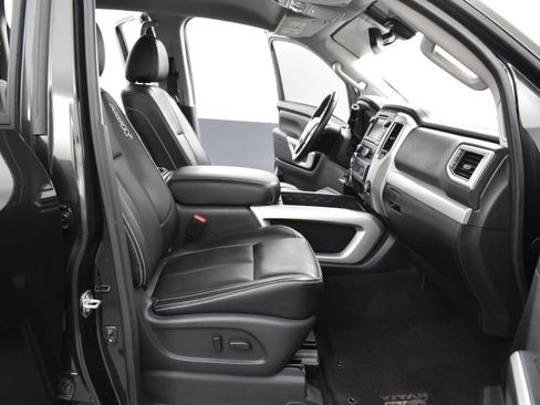 Used 2019 Nissan Titan PRO-4X w/ Pro-4x Convenience Package AWD/4WD image 30