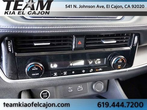 Used 2022 Nissan Rogue SV FWD image 27