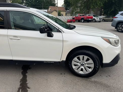 Used 2019 Subaru Outback 2.5i Premium AWD/4WD image 11