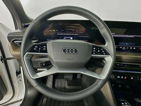 Used 2025 Audi Q5 Premium Plus w/ Premium Plus AWD/4WD image 19
