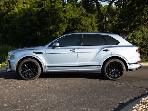 Used 2023 Bentley Bentayga AWD/4WD image 5