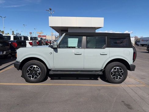 Used 2024 Ford Bronco Outer Banks image 2
