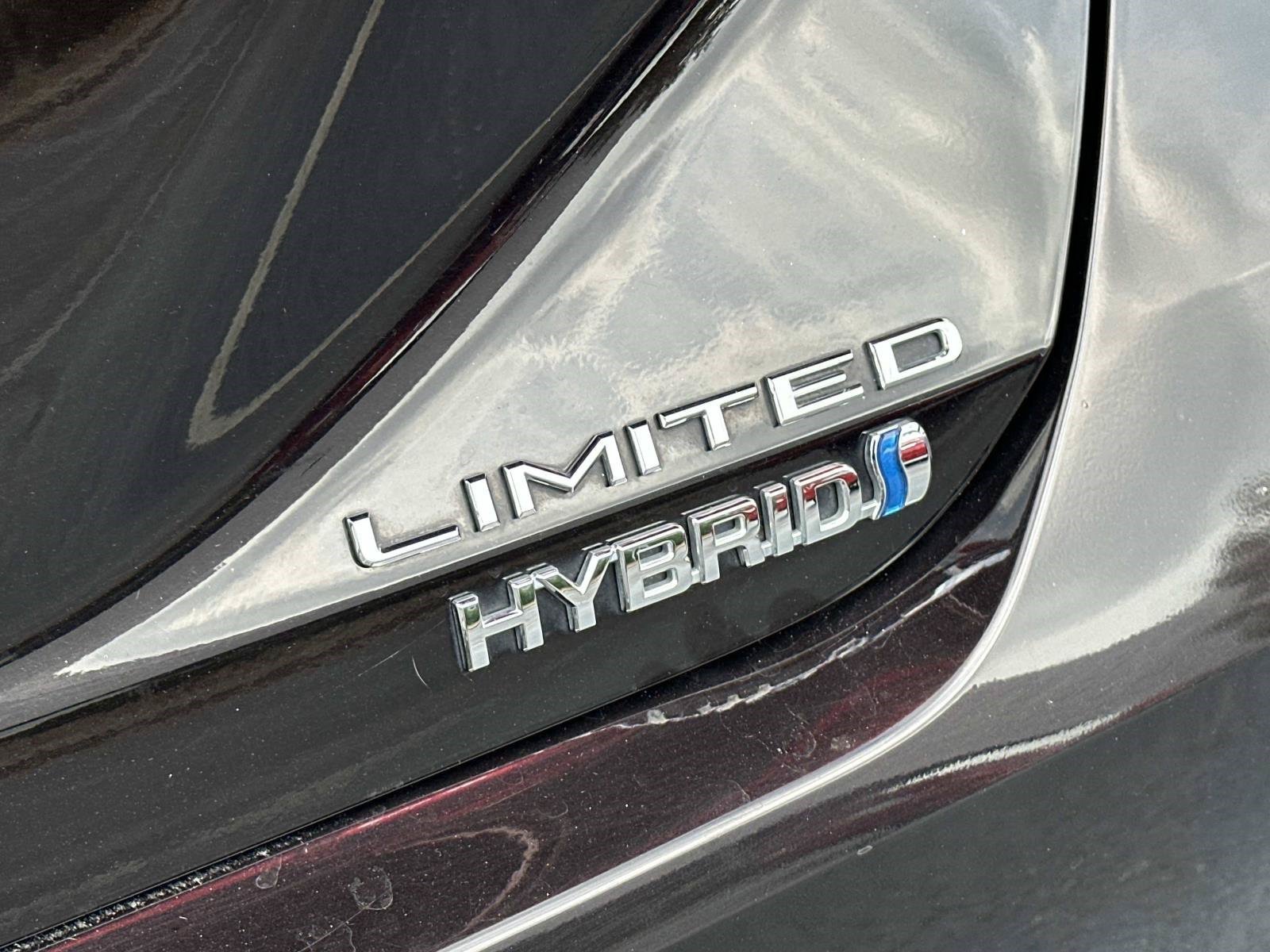 Used 2021 Toyota Avalon Limited w/ Advanced Safety Package FWD image 8