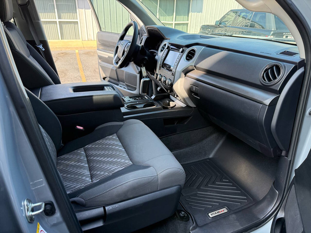 Used 2019 Toyota Tundra SR5 w/ SR5 Upgrade Package AWD/4WD image 25