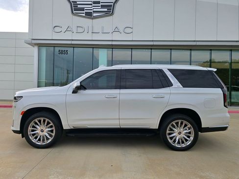 Used 2024 Cadillac Escalade Premium Luxury Platinum RWD image 2