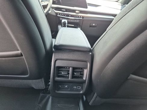 Used 2025 Cadillac XT4 Sport FWD image 14