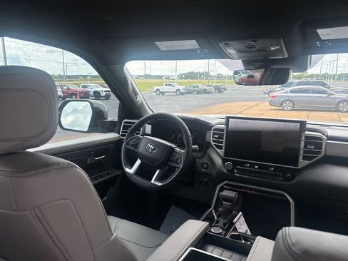 New 2026 Toyota Tundra Limited AWD/4WD image 29