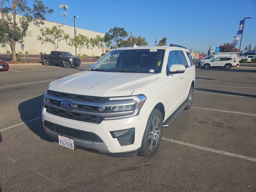 Used 2023 Ford Expedition XLT RWD image 1