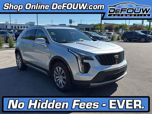Used 2022 Cadillac XT4 Premium Luxury w/ Enhanced Visibility Package AWD/4WD image 1