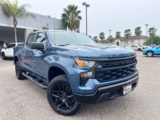 Used 2024 Chevrolet Silverado 1500 Custom Trail Boss w/ Turbomax Blackout Package AWD/4WD image 1
