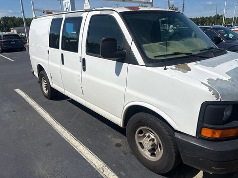 Used 2008 Chevrolet Express 2500 RWD image 12