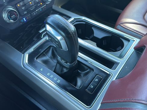 Used 2018 Ford F150 Platinum w/ Equipment Group 701A Luxury image 37