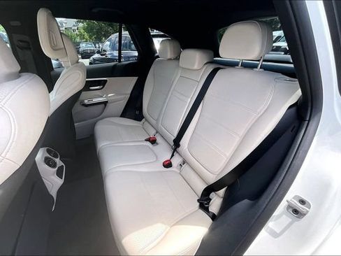 Used 2026 Mercedes-Benz GLC 300 4MATIC image 17