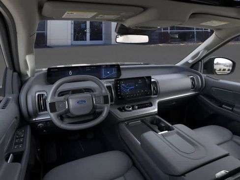 New 2026 Ford Expedition Active image 9