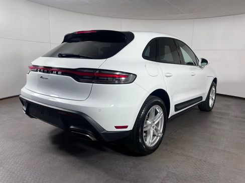Certified 2025 Porsche Macan AWD/4WD image 7