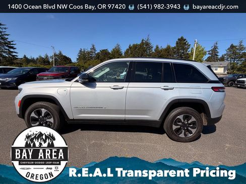 Used 2024 Jeep Grand Cherokee Limited 4xe AWD/4WD image 3