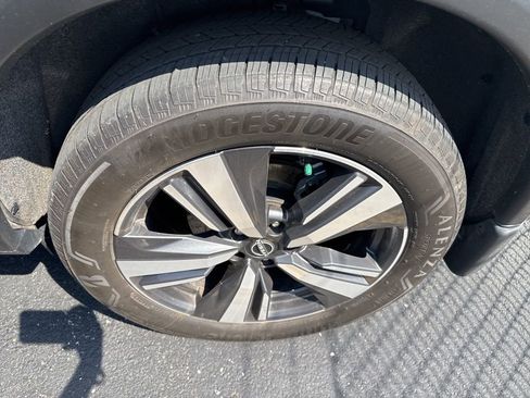 Used 2023 Nissan Rogue Platinum AWD/4WD image 8