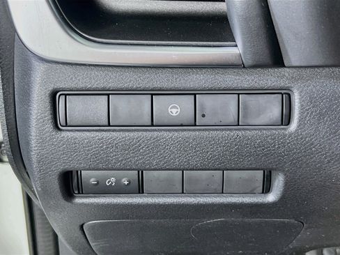 Used 2022 Nissan Rogue SV AWD/4WD image 10