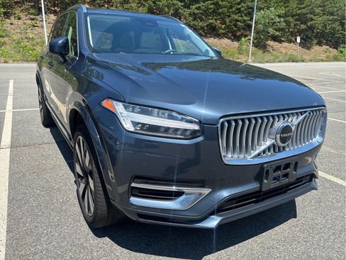 Used 2025 Volvo XC90 T8 Ultra w/ Protection Package Premier AWD/4WD image 2