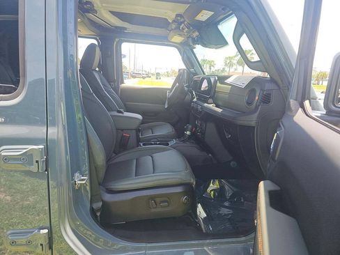 Used 2026 Jeep Gladiator Mojave AWD/4WD image 14