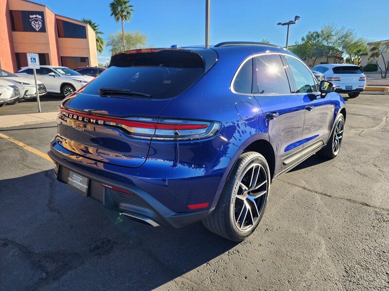 Used 2022 Porsche Macan AWD/4WD image 3
