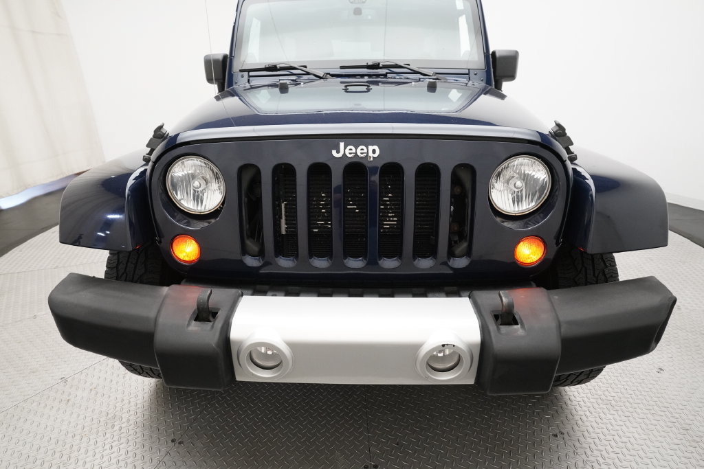 Used 2013 Jeep Wrangler Unlimited Sahara w/ Connectivity Group AWD/4WD image 20