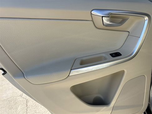 Used 2011 Volvo XC60 T6 image 23