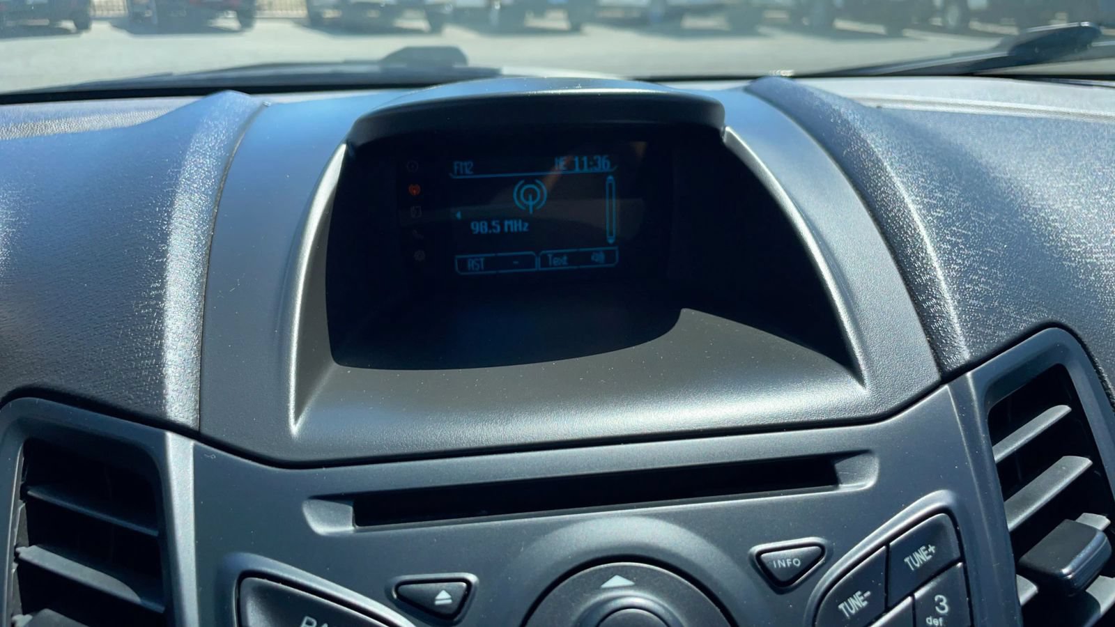 Used 2014 Ford Fiesta SE FWD image 12