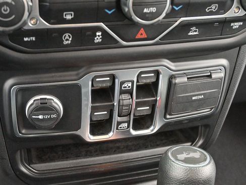 Used 2023 Jeep Wrangler Unlimited Sport AWD/4WD image 20