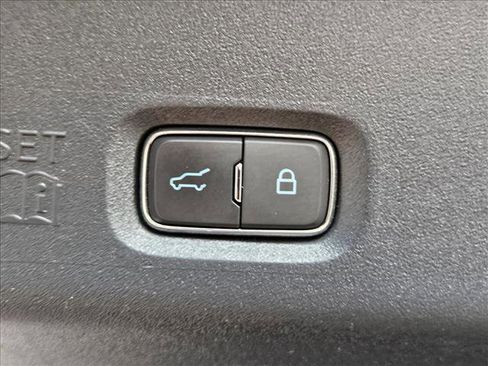 Used 2025 Ford Expedition Max Active AWD/4WD image 25