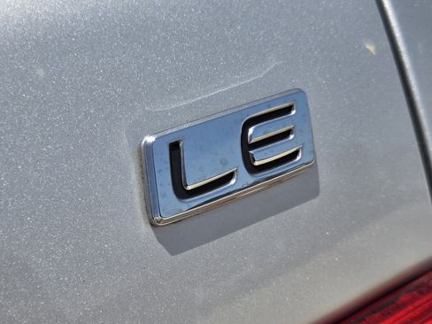 Used 2013 Toyota Corolla LE FWD image 12
