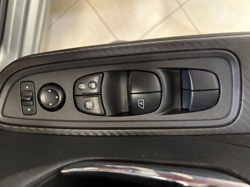 Used 2023 Nissan Versa SV image 17