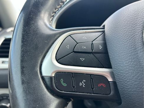 Certified 2020 Jeep Compass Latitude FWD image 14