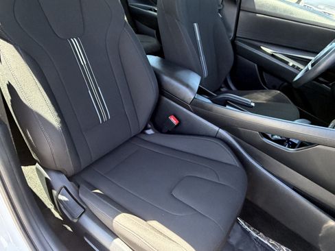 Used 2024 Hyundai Elantra SEL FWD image 11