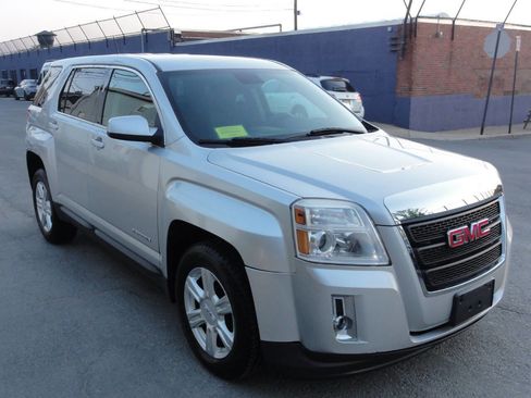 Used 2015 GMC Terrain SLE AWD/4WD image 2