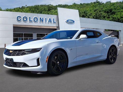 Used 2024 Chevrolet Camaro LT image 3