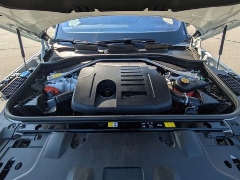 Used 2023 Land Rover Range Rover SE image 31