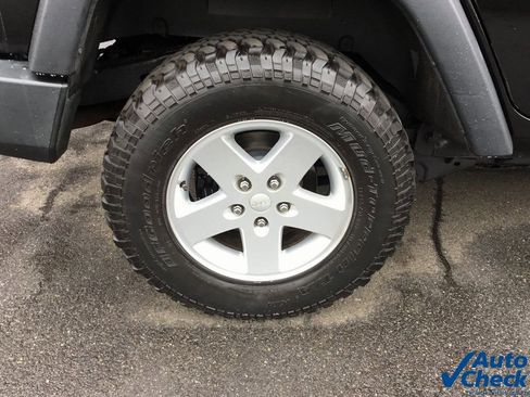 Used 2010 Jeep Wrangler Unlimited Sport image 26