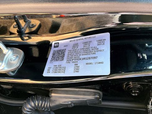 Certified 2024 Chevrolet Colorado ZR2 w/ ZR2 Convenience Package III image 30