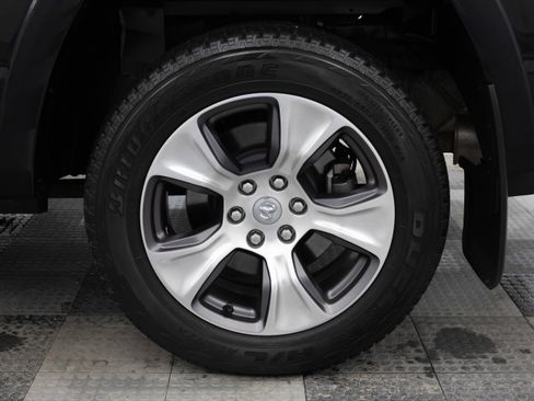 Used 2019 RAM 1500 Laramie image 12