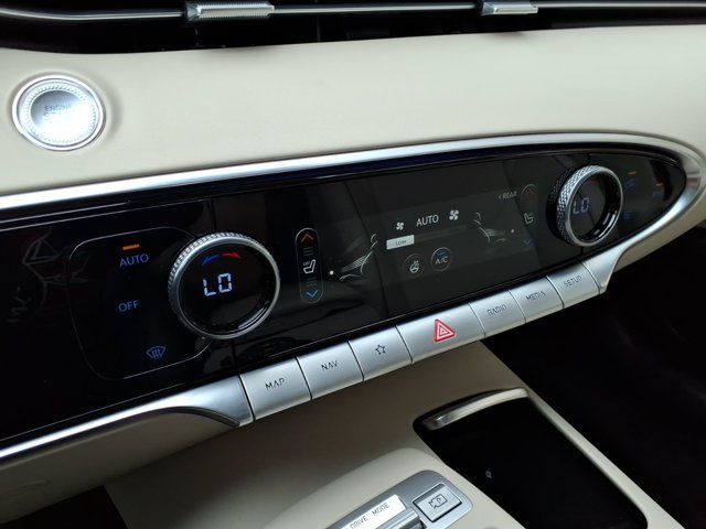 Used 2023 Genesis GV70 2.5T w/ Advanced Package AWD/4WD image 13