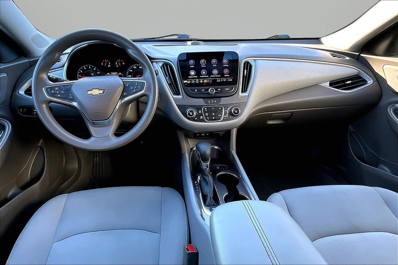 Used 2025 Chevrolet Malibu LT FWD image 13