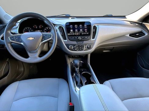 Used 2025 Chevrolet Malibu LT FWD image 13
