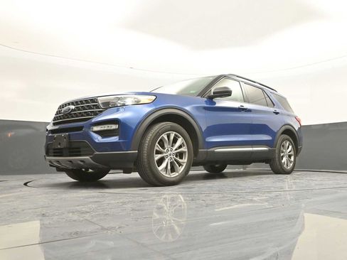 Used 2023 Ford Explorer XLT w/ Equipment Group 202A image 37