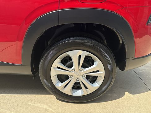 Used 2026 Chevrolet Trax LS FWD image 12