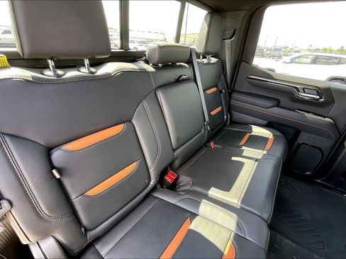 Used 2025 GMC Sierra 1500 AT4 w/ AT4 Premium Package AWD/4WD image 22