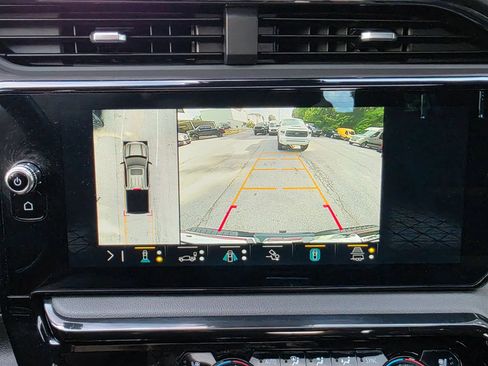 Used 2023 GMC Sierra 1500 AT4 w/ Technology Package AWD/4WD image 26