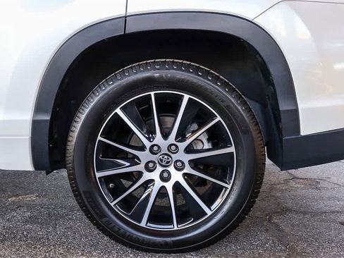 Used 2017 Toyota Highlander SE image 10