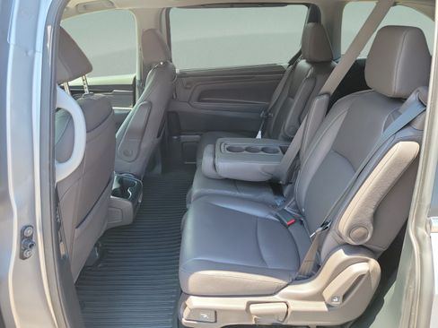 Used 2024 Honda Odyssey Touring image 9