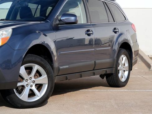 Used 2014 Subaru Outback 2.5i Limited w/ Moonroof Package AWD/4WD image 22